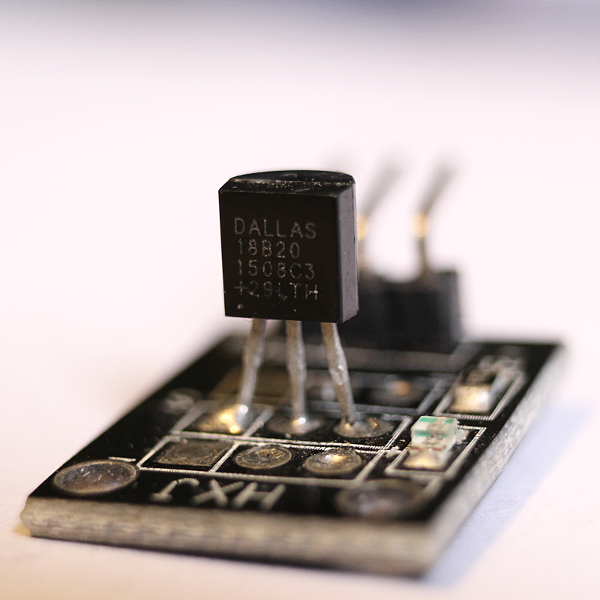 Strange Behavior on DS18B20 Temp sensor and Pull-up Resistor